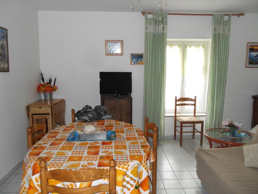 Gites de Mer Port-en-Bessin-Huppain Chambre photo